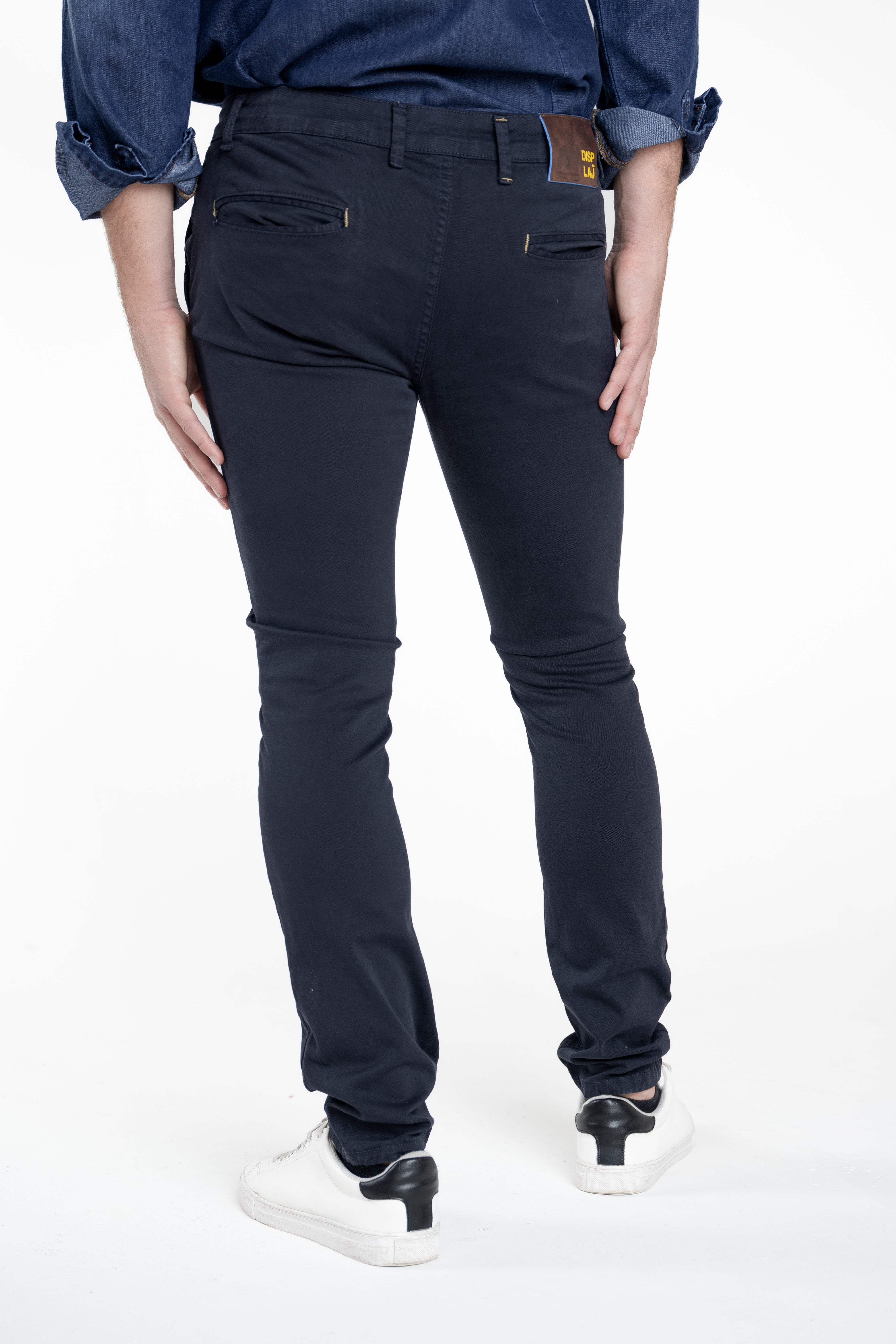 Pantaloni slim Kinos