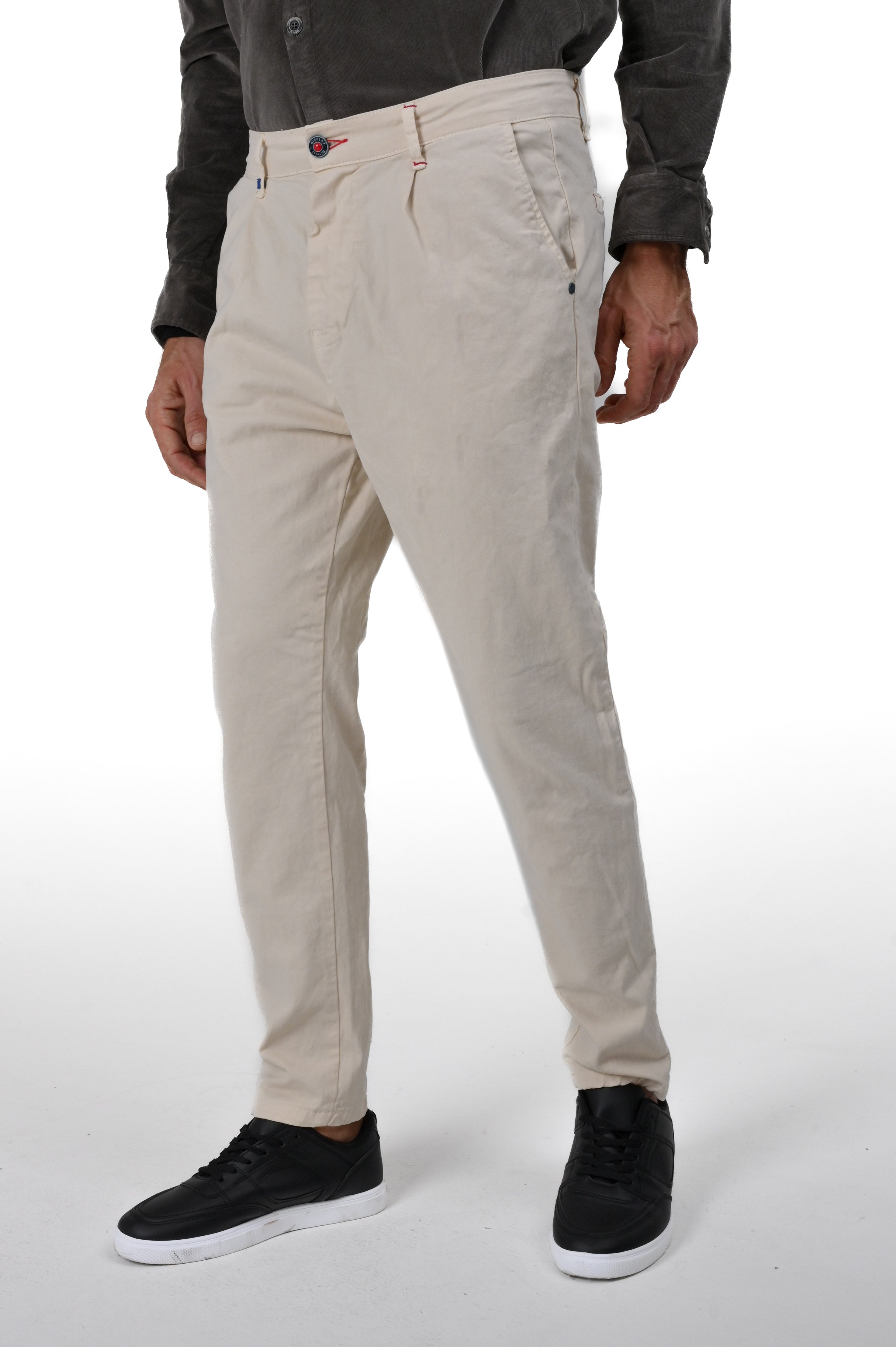 Pantaloni carrot New Private