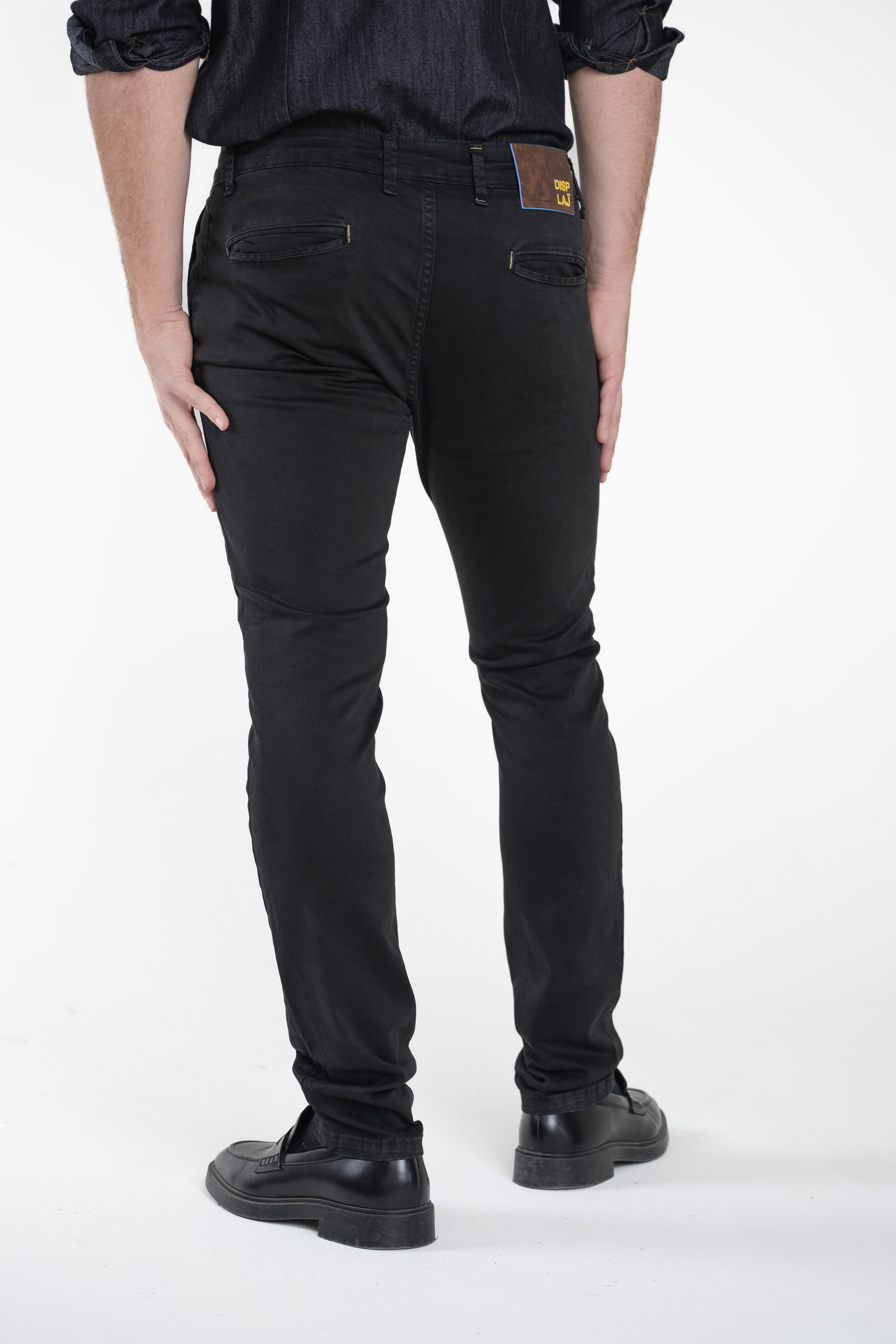 Pantaloni slim Kinos