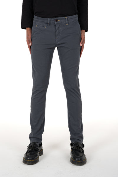 Pantaloni slim Kinos