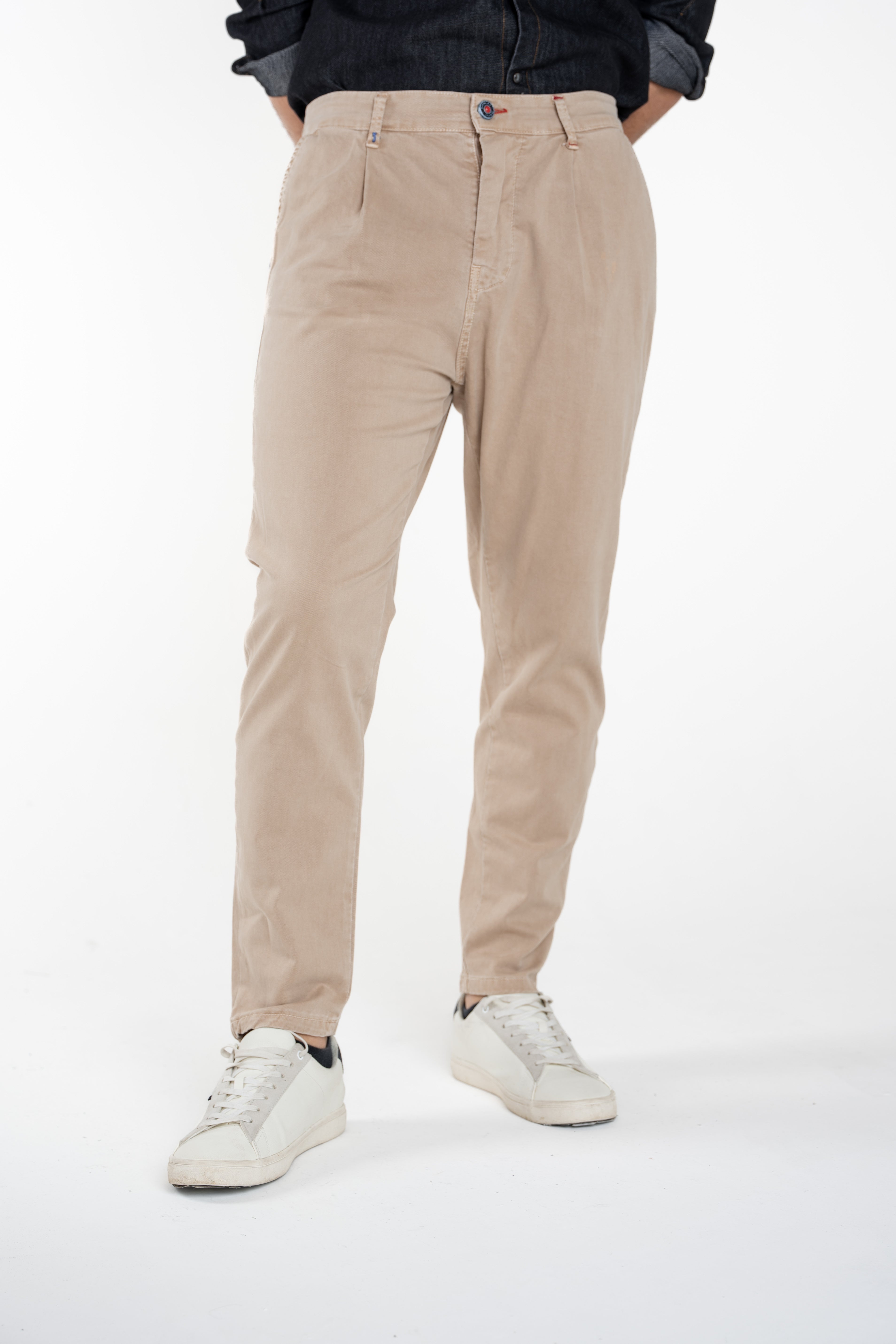 Pantaloni carrot New Private