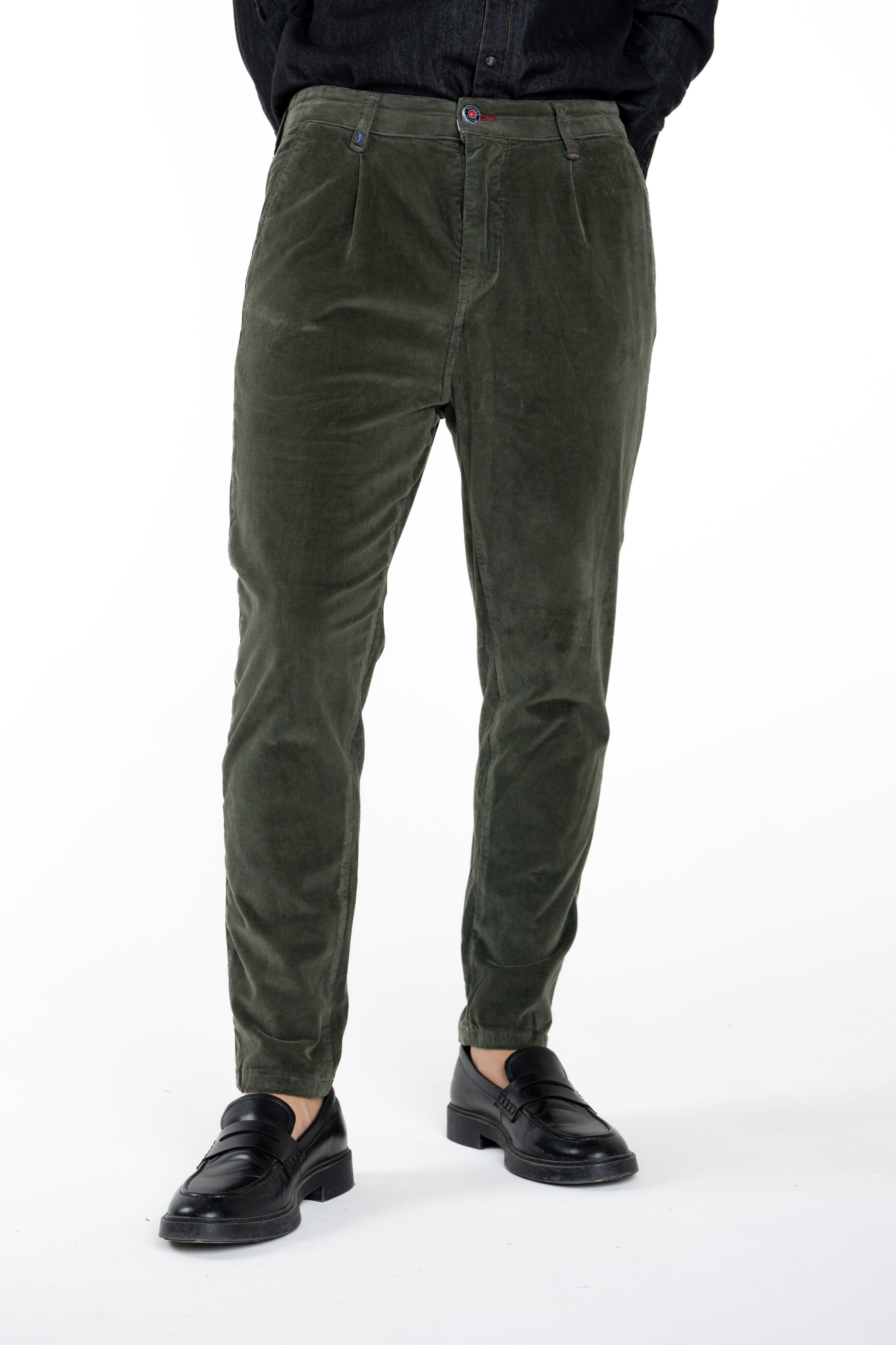 Pantaloni carrot New Private