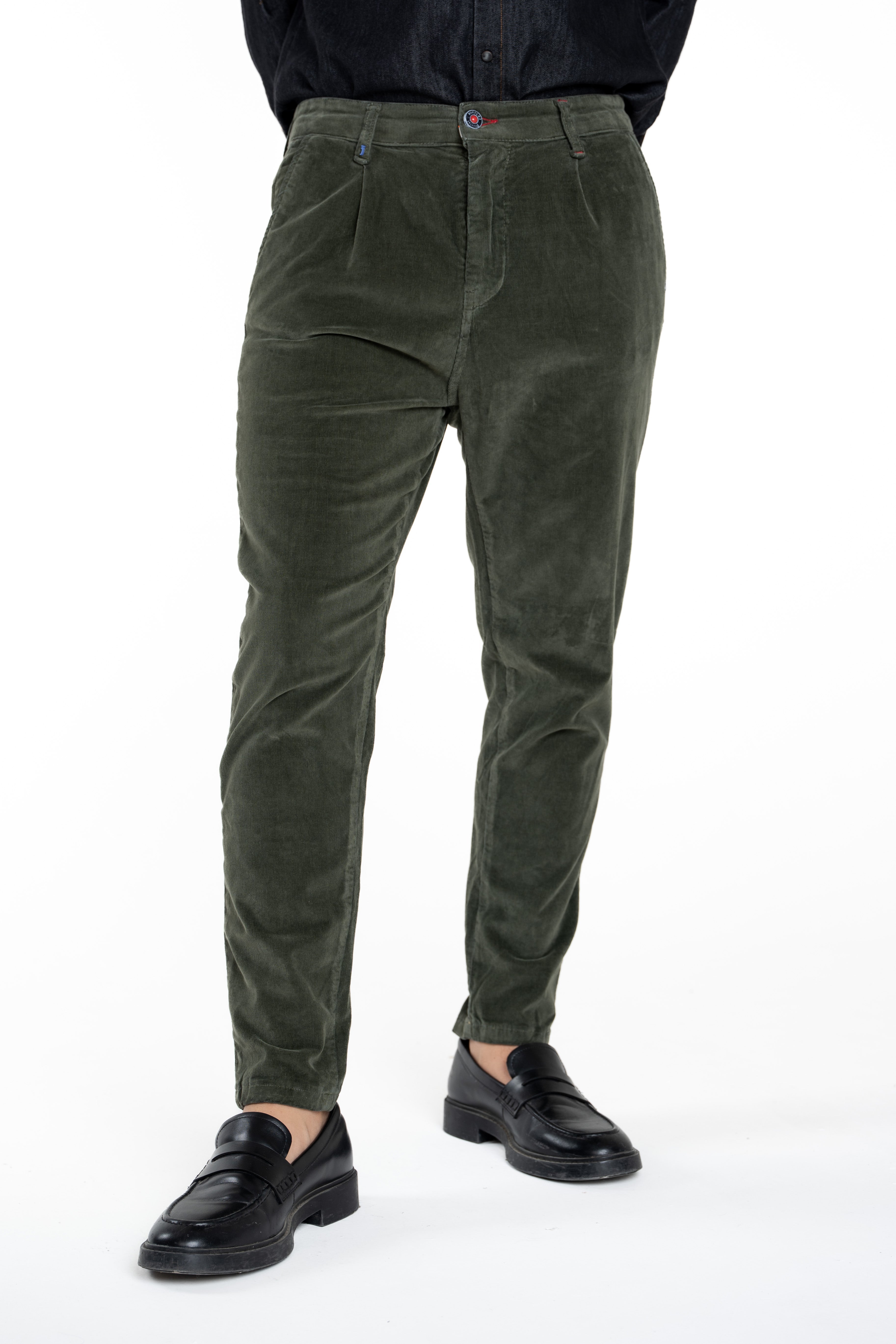 Pantaloni carrot New Private