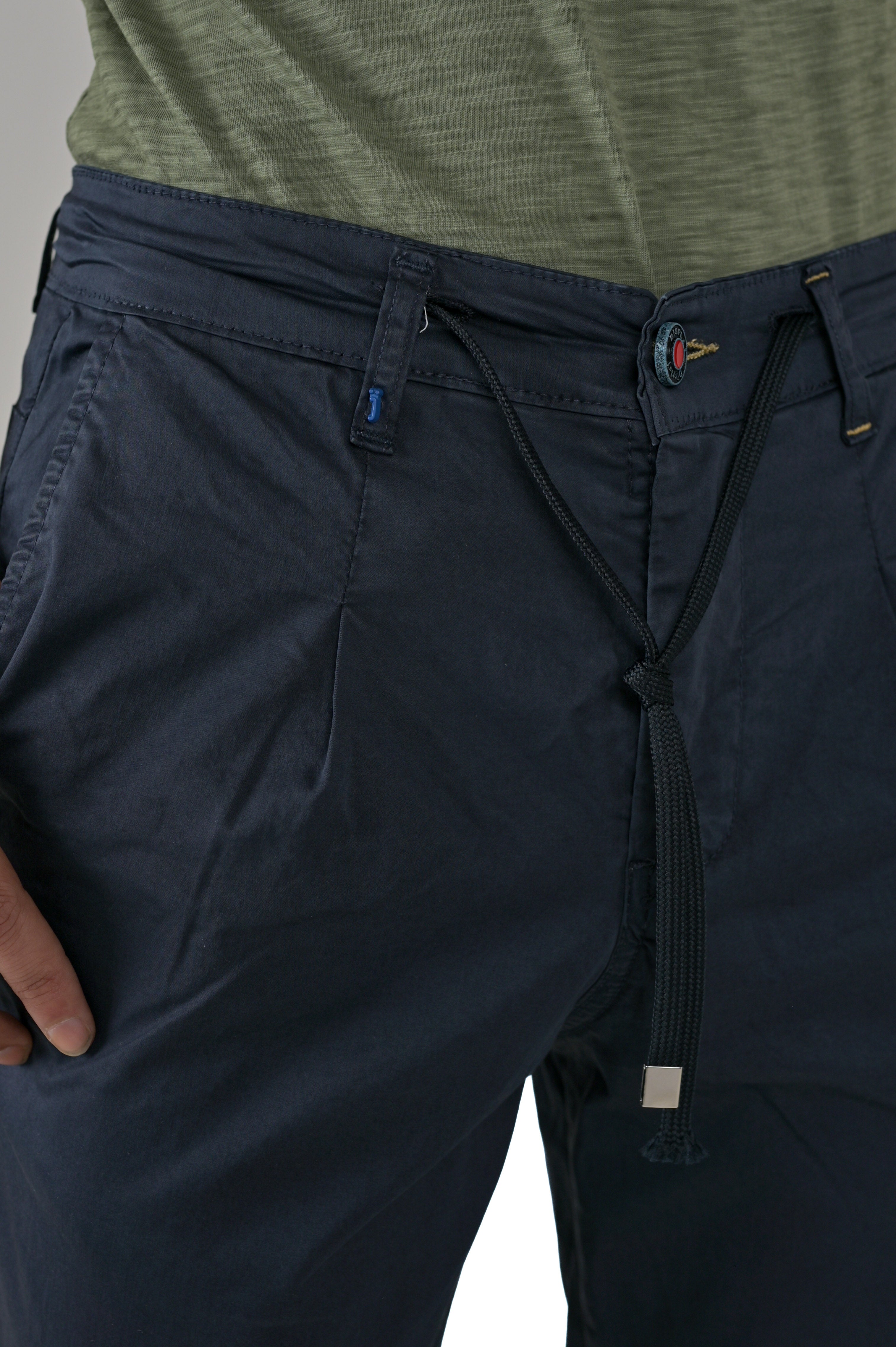 Pantaloni in cotone regular Different Raso SS25