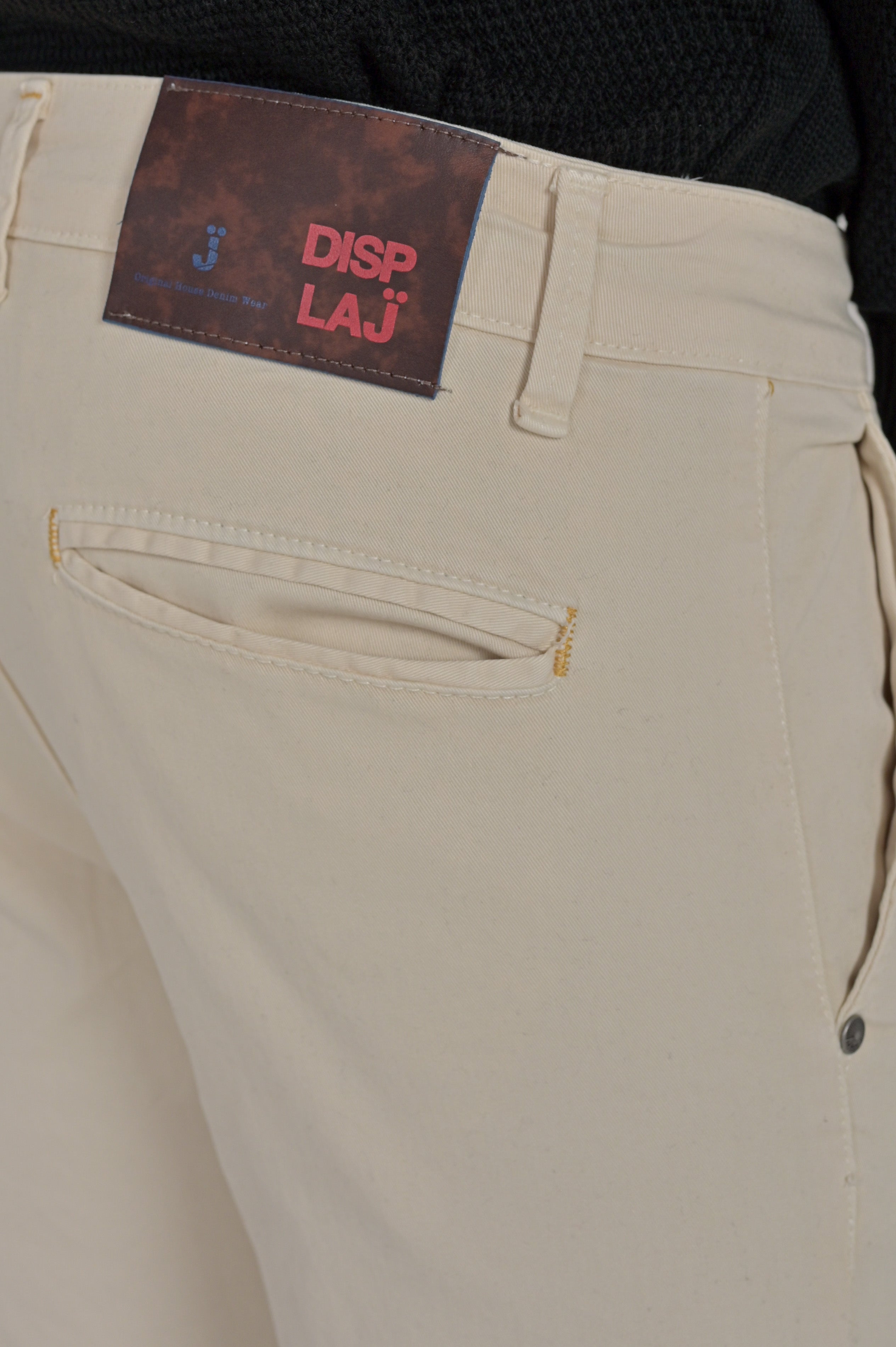Pantaloni slim Kinos