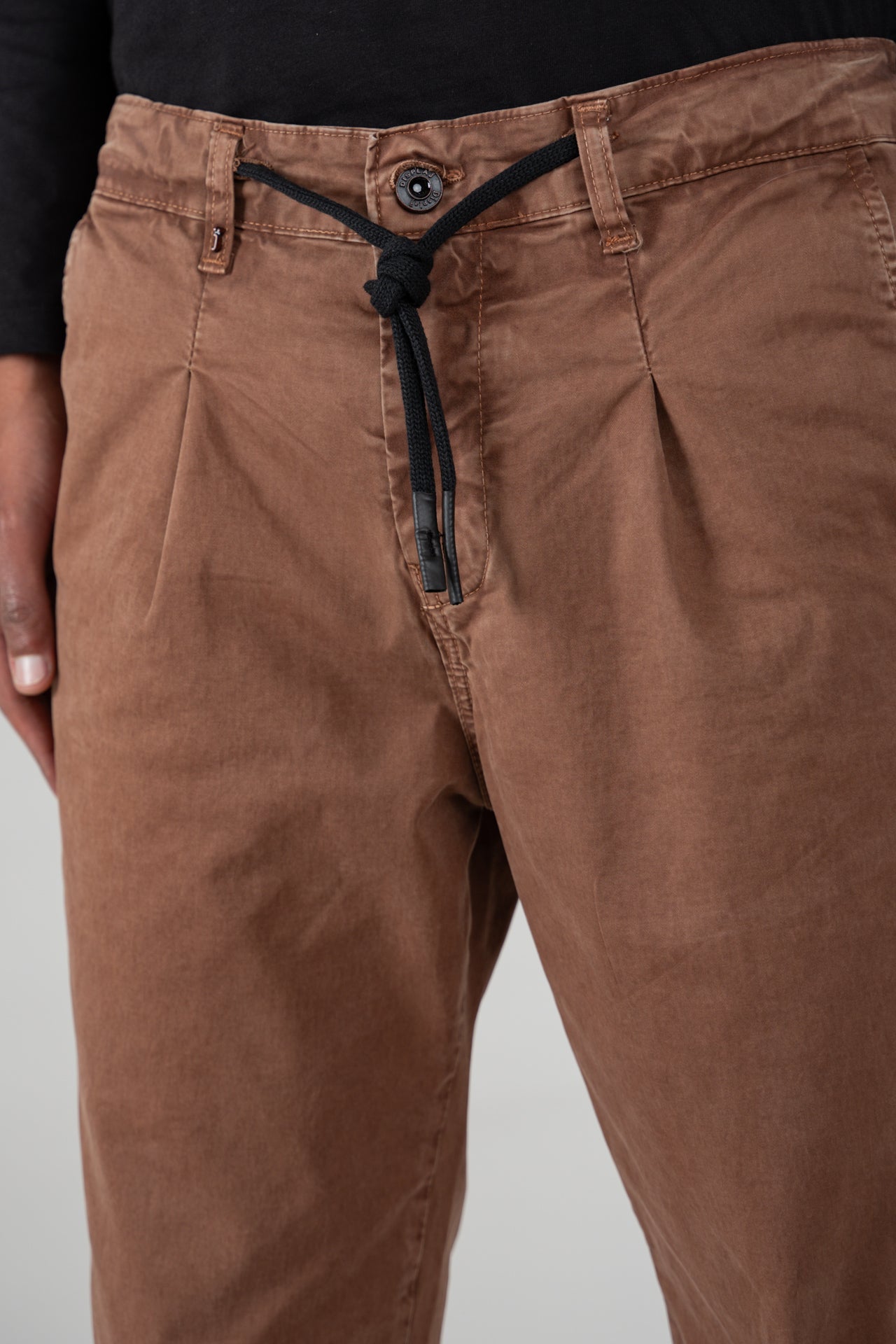 Pantaloni Regular Different Raso