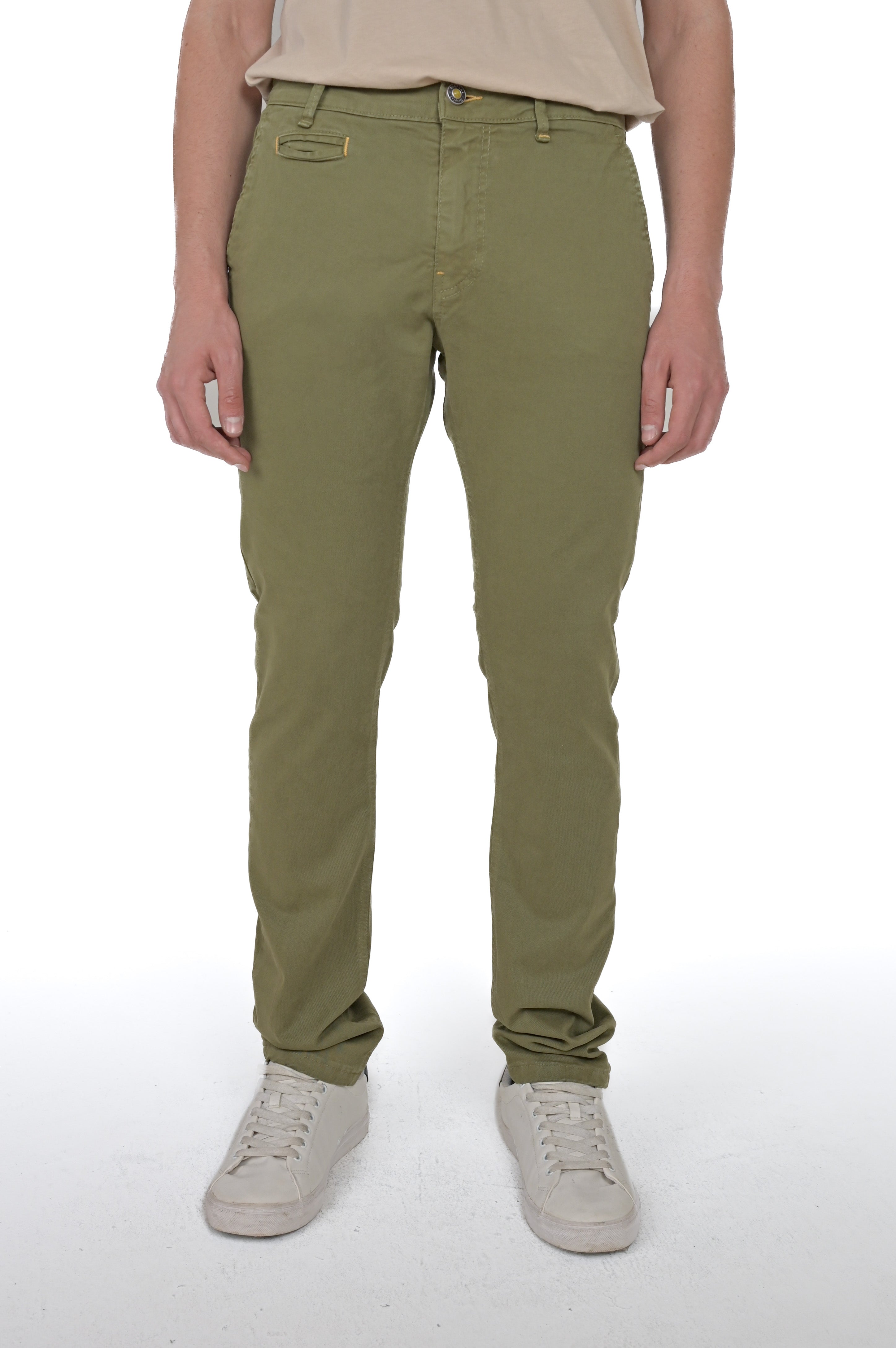 Pantaloni slim Kinos