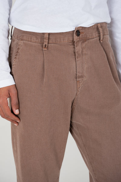 Pantaloni carrot New Private Kamari mattone