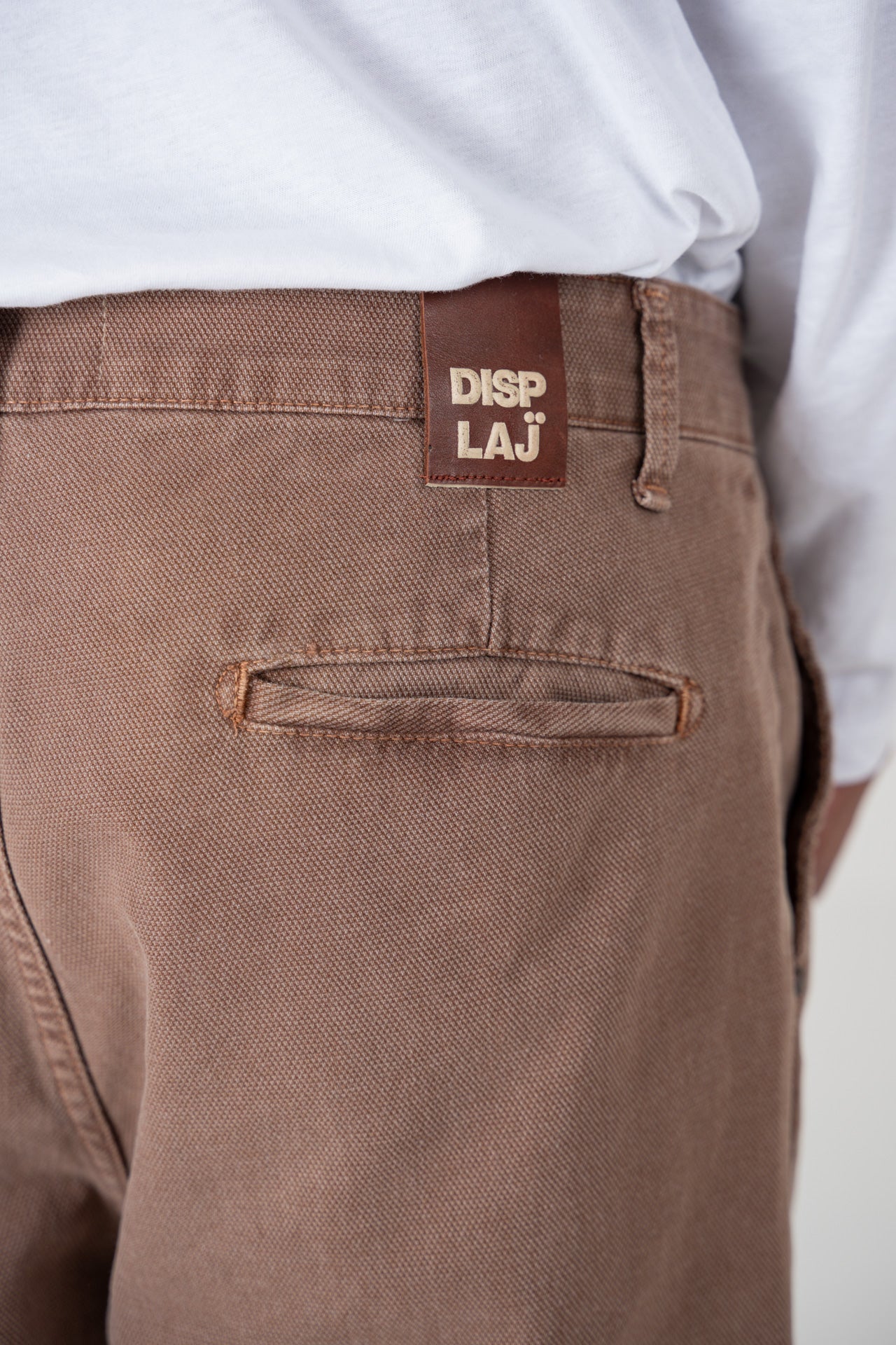 Pantaloni carrot New Private Kamari mattone