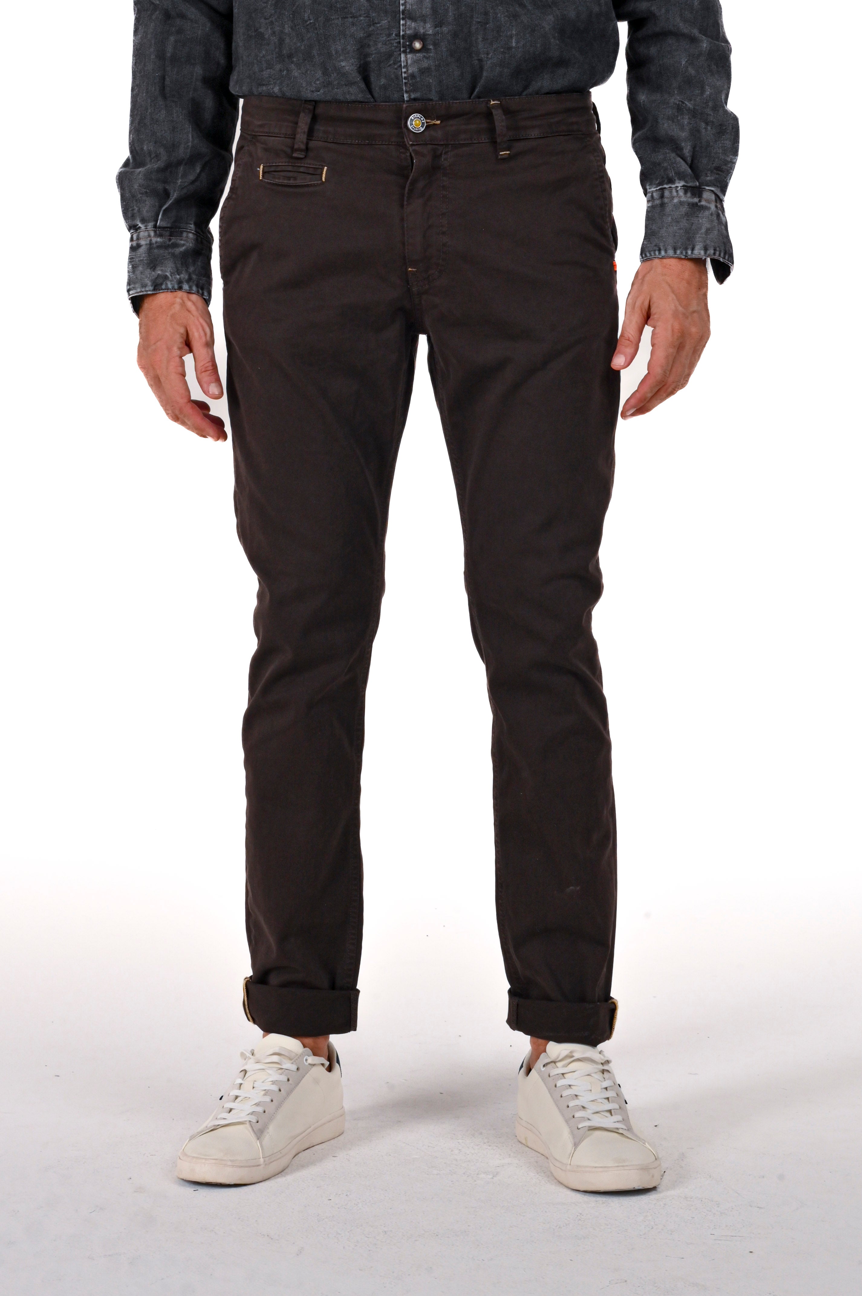 Pantaloni slim Kinos