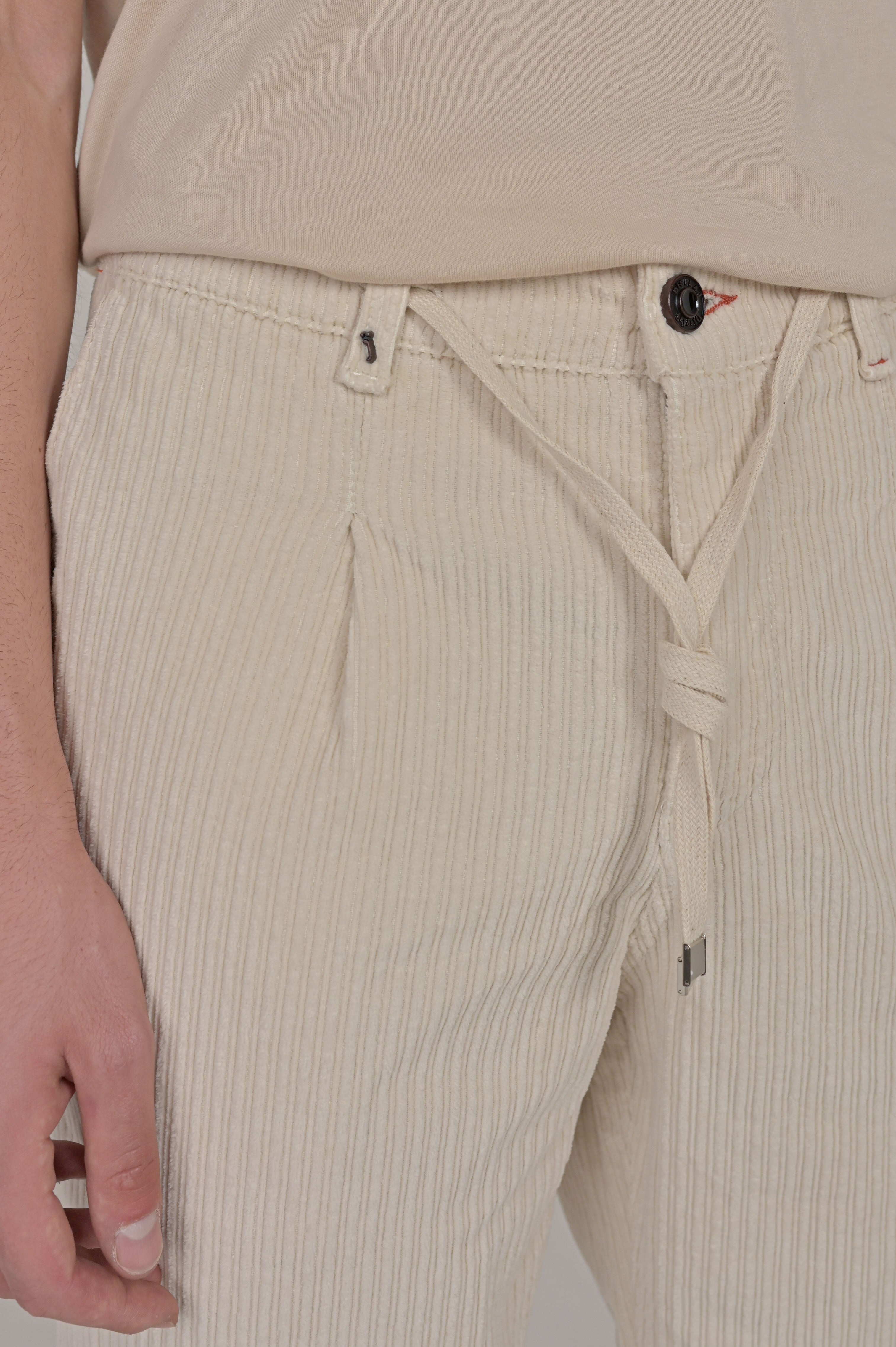 Pantaloni in Velluto Regular Different